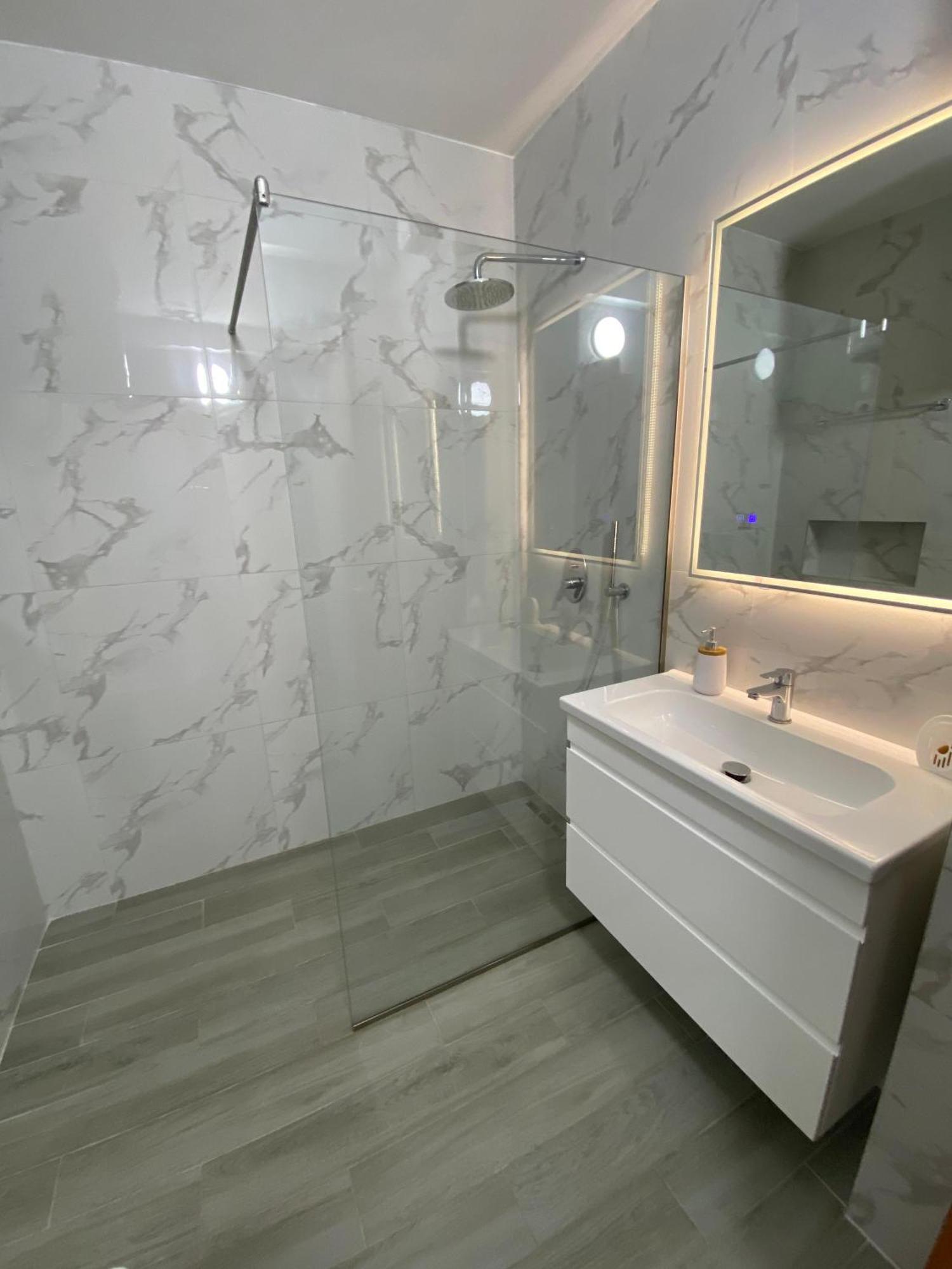 Signature 11 Apartment